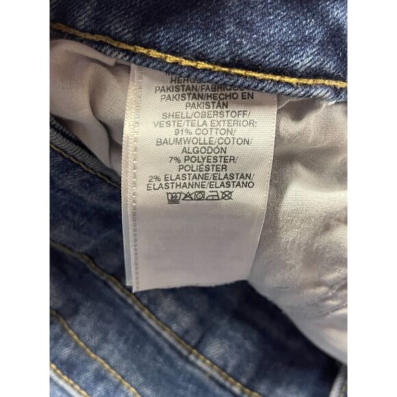 Vintage Y2K True Religion Joey Low Rise Cut Off Denim Shorts, Size 32- Size 14 - Picture 7 of 13